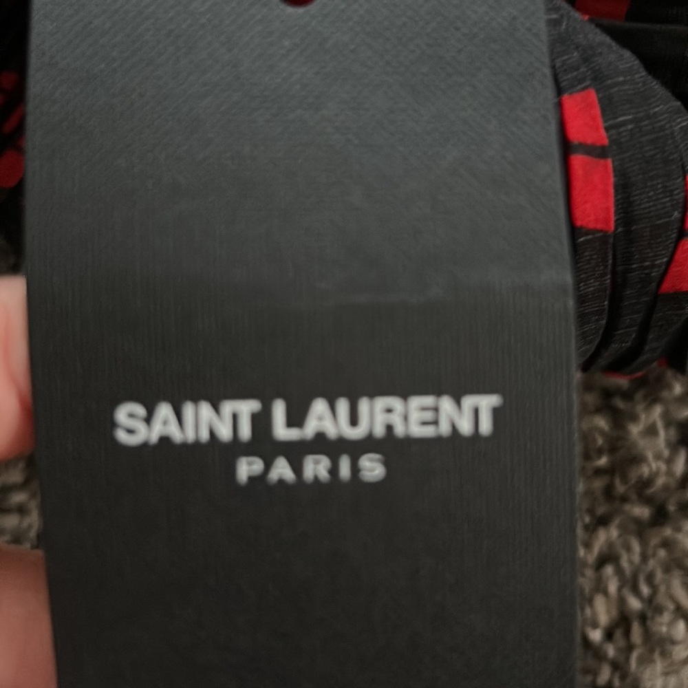 Saint Laurent chiffon , alumnae lips black with red lips scarf nwt - Picture 3 of 3